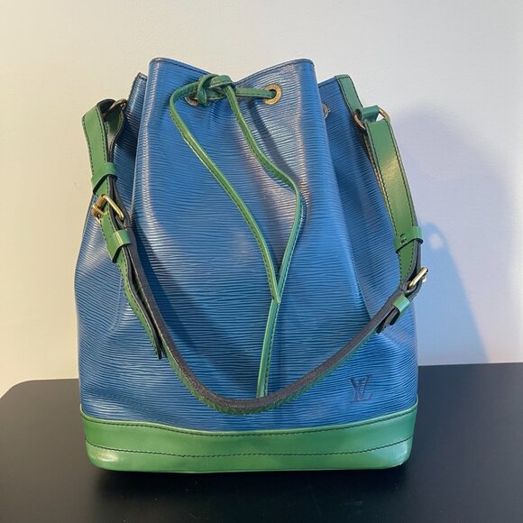 Louis Vuitton Handbags - Louis Vuitton 1992 Vintage Bi-Color Epi Leather Petit Noé Bucket Bag - Preowned